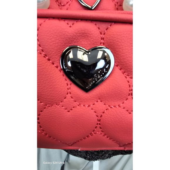 Betsey Johnson Quilted Heart Pink Crossbody Charm Chain Pearl  Luv Betsey Strap - Picture 3 of 11